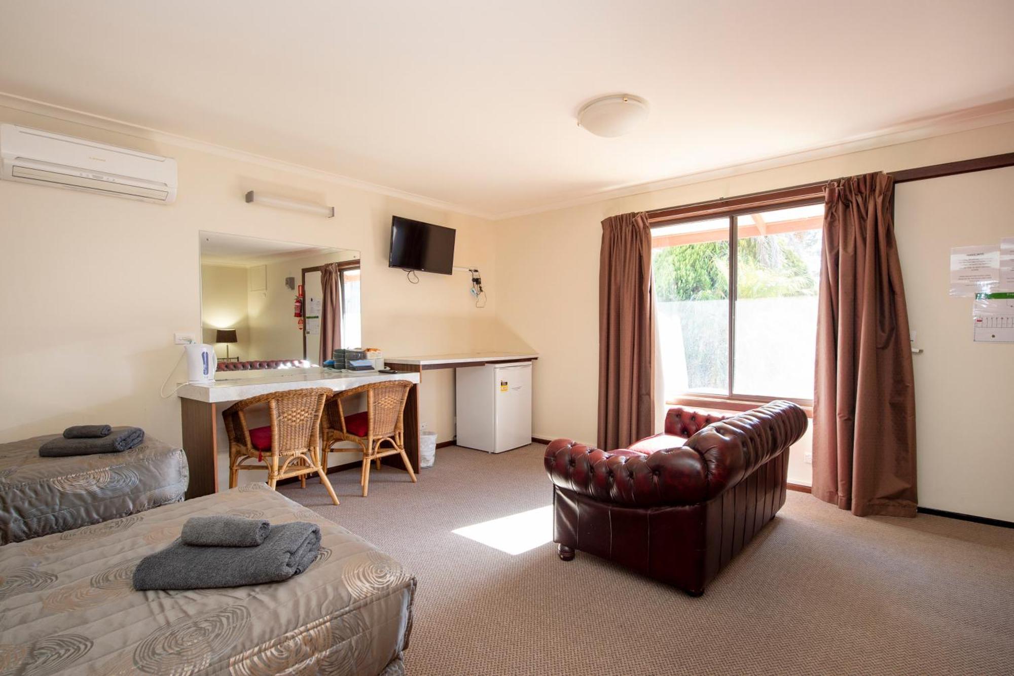 Ardrossan Hotel Motel Bagian luar foto