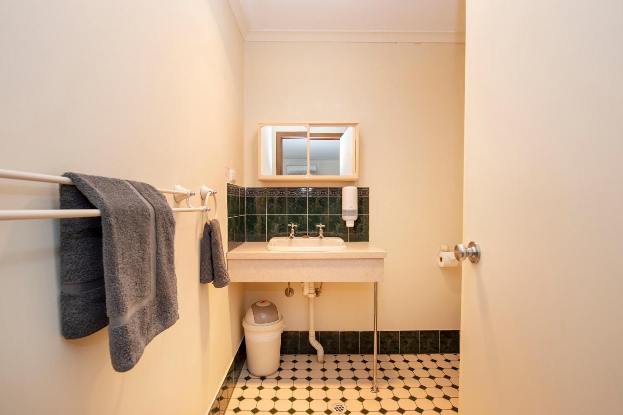 Ardrossan Hotel Motel Bagian luar foto